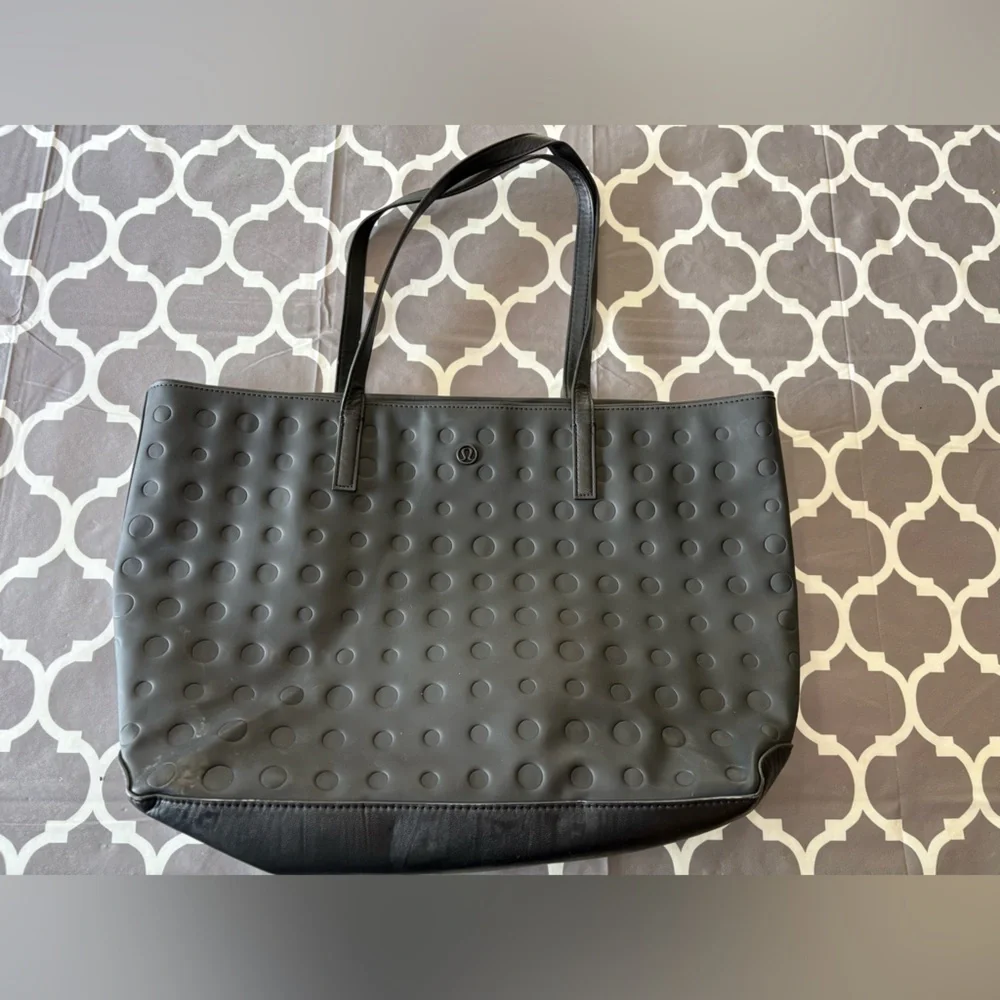 Lululemon For The Fun Of It 13L Circles Large Black Tote Bag